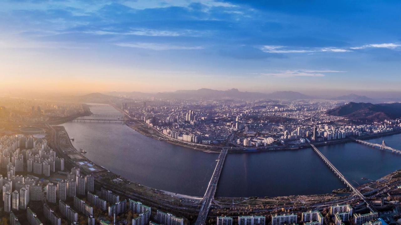 Lotte Hotel World Seoul Exterior photo Han River