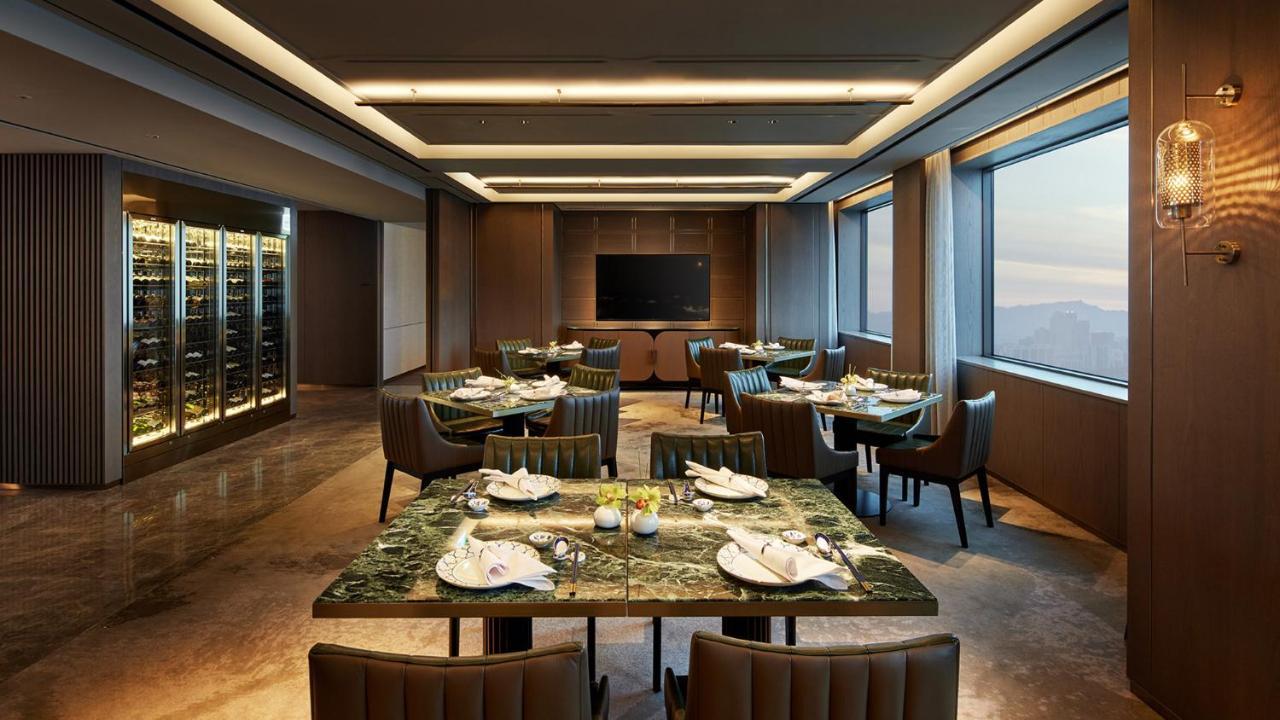 Lotte Hotel World Seoul Exterior photo The Club at Hong Kong International Airport